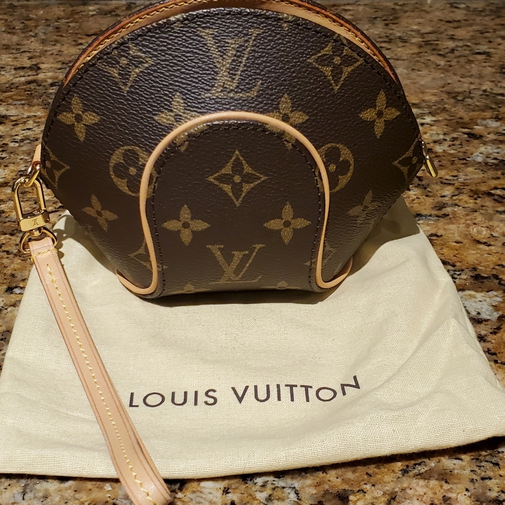 Authentic Louis Vuitton Mini Ellipse wristlet. New and rare!!